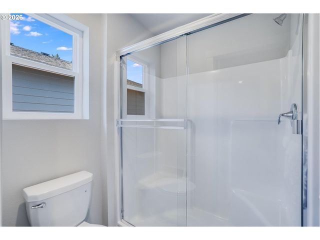 8875 Sw MOHEGAN Ln, Tualatin, OR 97062