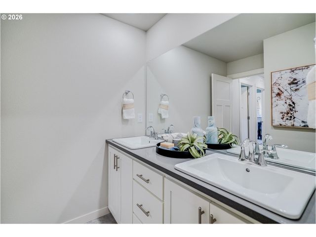8875 Sw MOHEGAN Ln, Tualatin, OR 97062