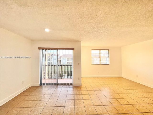 1227 SW 46th Avenue 304, Pompano Beach, FL 33069