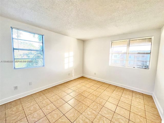1227 SW 46th Avenue 304, Pompano Beach, FL 33069