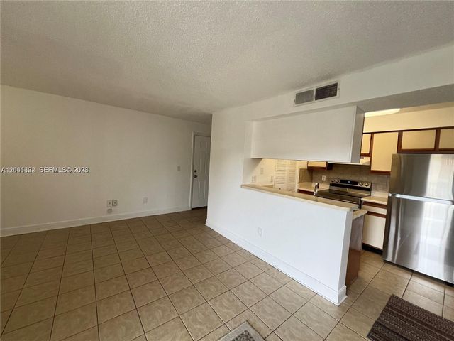 1227 SW 46th Avenue 304, Pompano Beach, FL 33069