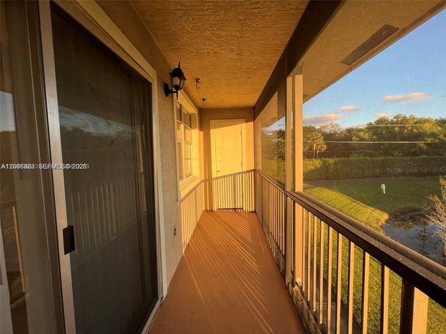 1227 SW 46th Avenue 304, Pompano Beach, FL 33069