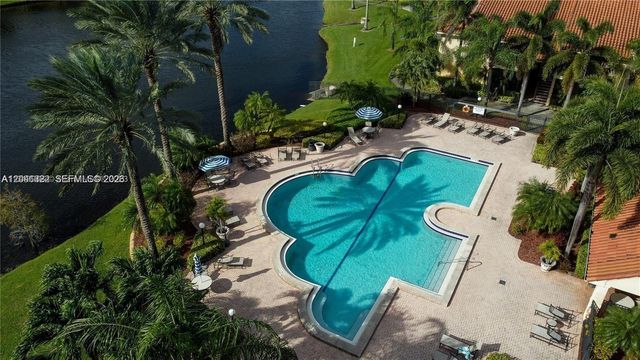 1227 SW 46th Avenue 304, Pompano Beach, FL 33069