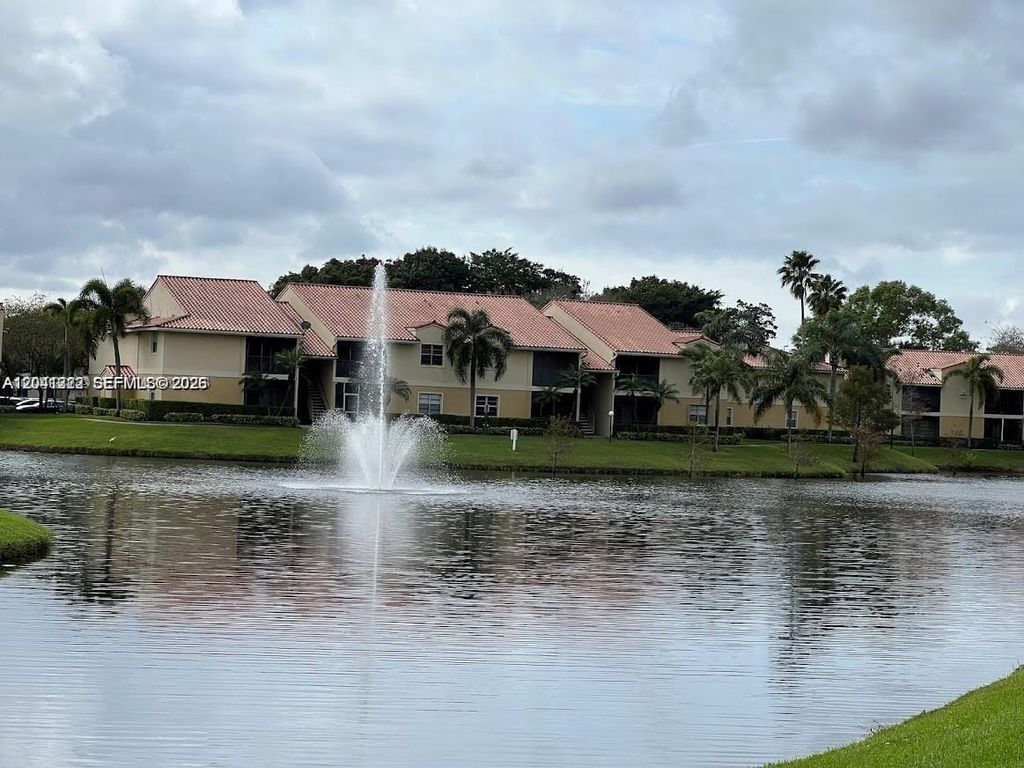 1227 SW 46th Avenue 304, Pompano Beach, FL 33069