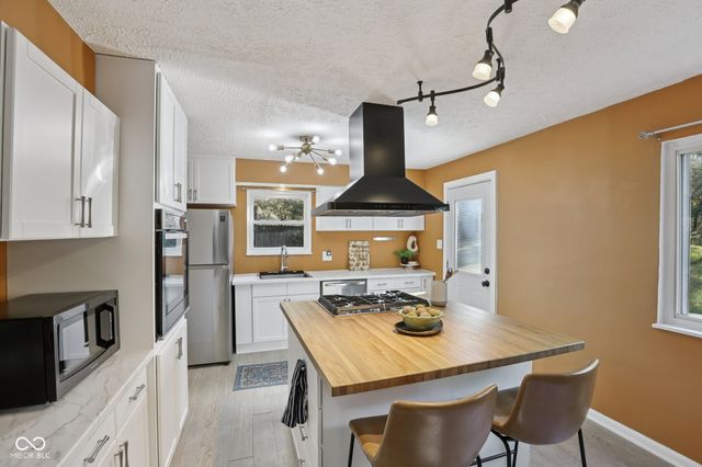 321 Gimber Court, Indianapolis, IN 46225