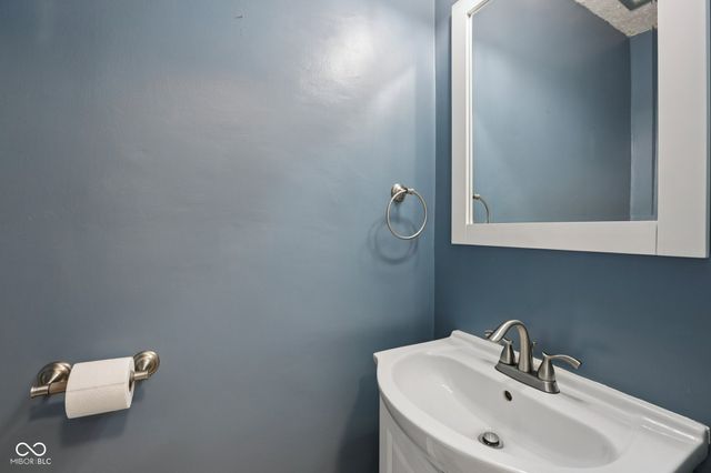 321 Gimber Court, Indianapolis, IN 46225