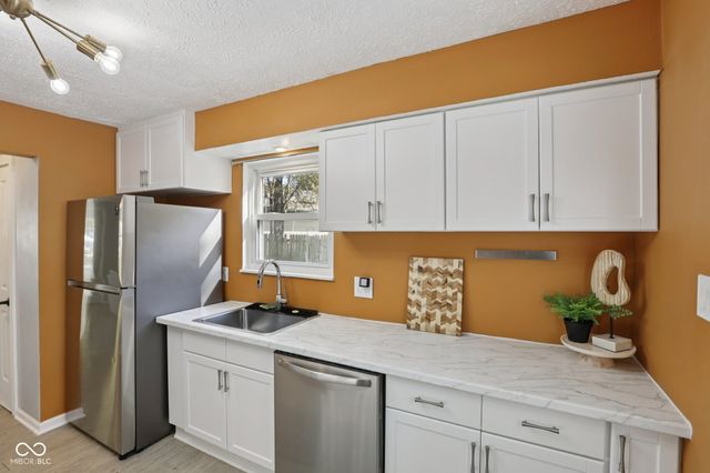 321 Gimber Court, Indianapolis, IN 46225