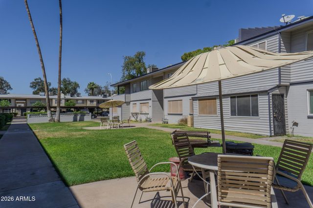 2551 W ROSE Lane 222, Phoenix, AZ 85017