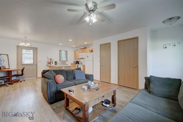 216 Show Place 216-1, Belgrade, MT 59714