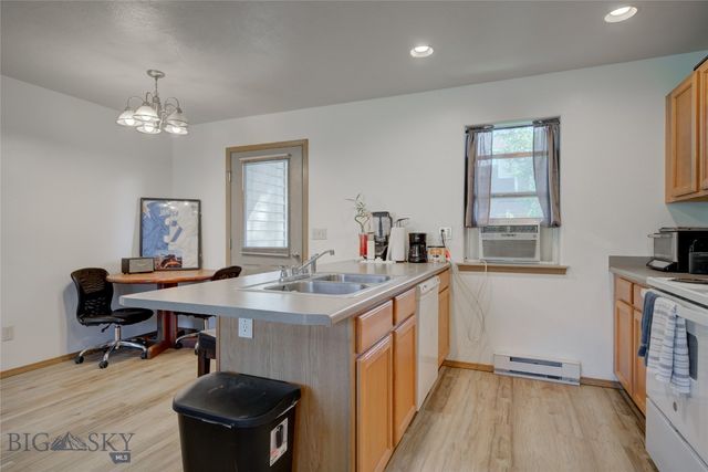 216 Show Place 216-1, Belgrade, MT 59714