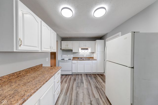 2215 N Kenwood Avenue, Indianapolis, IN 46208