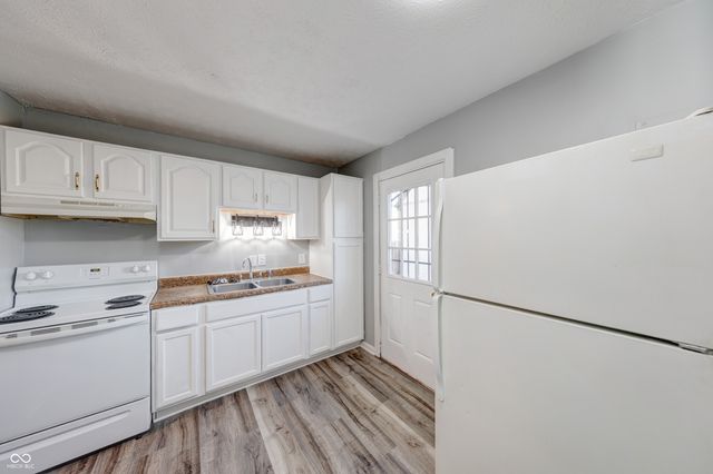 2215 N Kenwood Avenue, Indianapolis, IN 46208