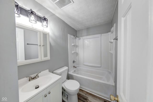 2215 N Kenwood Avenue, Indianapolis, IN 46208