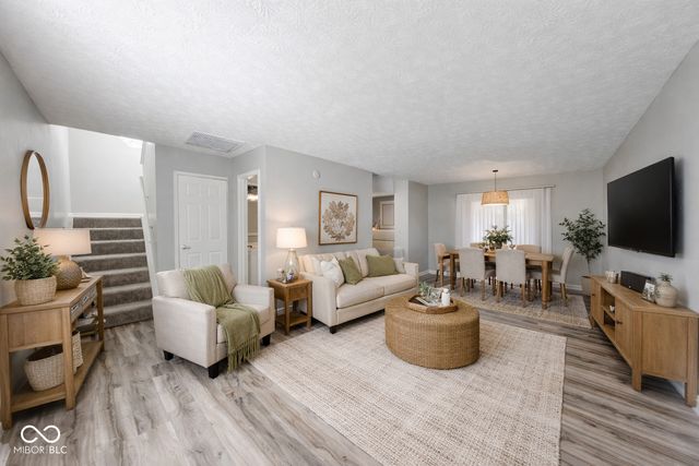 2215 N Kenwood Avenue, Indianapolis, IN 46208