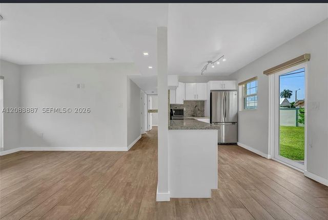 11250 SW 46th St, Miami, FL 33165