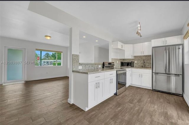 11250 SW 46th St, Miami, FL 33165