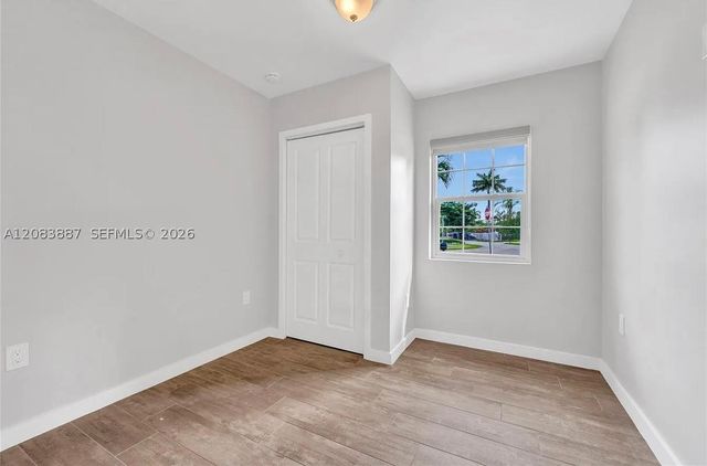 11250 SW 46th St, Miami, FL 33165
