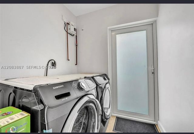 11250 SW 46th St, Miami, FL 33165
