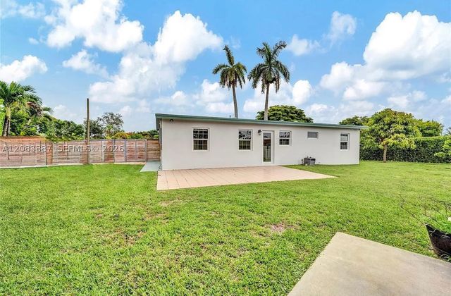 11250 SW 46th St, Miami, FL 33165