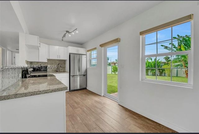 11250 SW 46th St, Miami, FL 33165