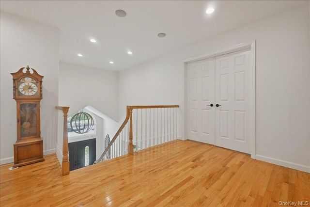 7 Laurel Lane, Old Westbury, NY 11568