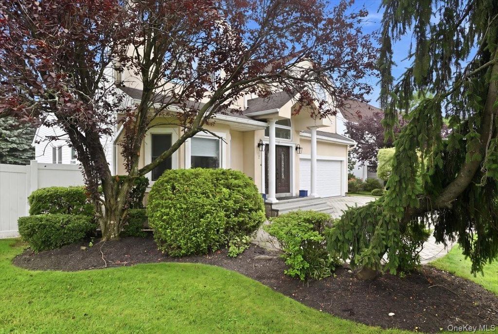 7 Laurel Lane, Old Westbury, NY 11568 — photo 4