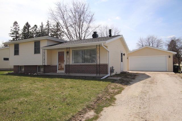 1717 Jackson STREET, New Holstein, WI 53061