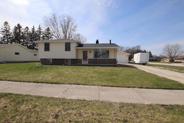 1717 Jackson STREET, New Holstein, WI 53061