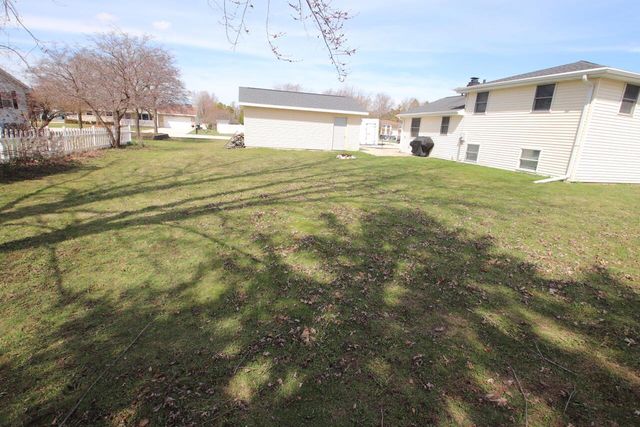 1717 Jackson STREET, New Holstein, WI 53061