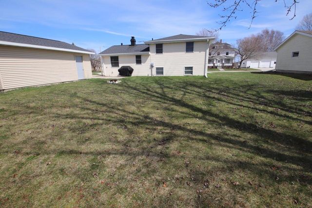 1717 Jackson STREET, New Holstein, WI 53061