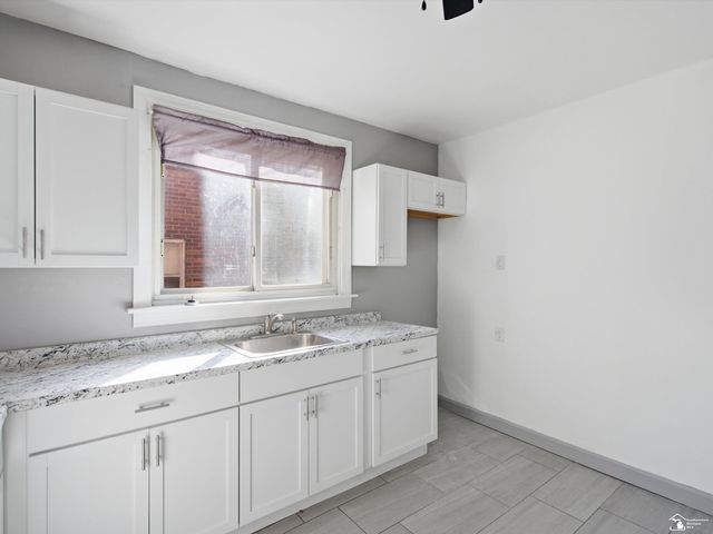 8654 Carlin Street, Detroit, MI 48228