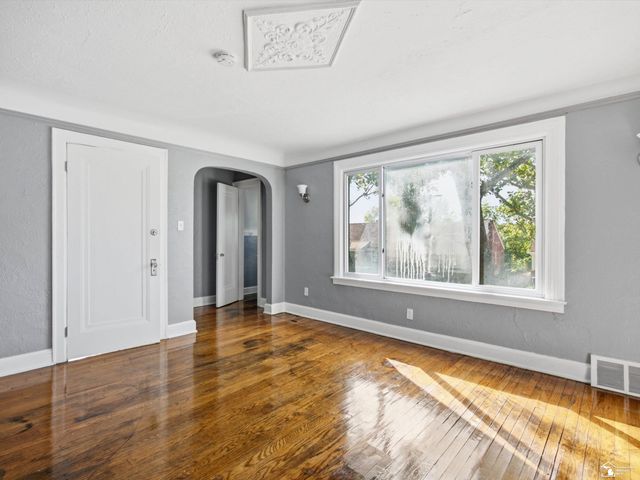 8654 Carlin Street, Detroit, MI 48228
