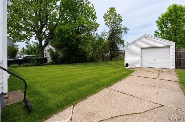 390 Roesch Avenue, Buffalo, NY 14207