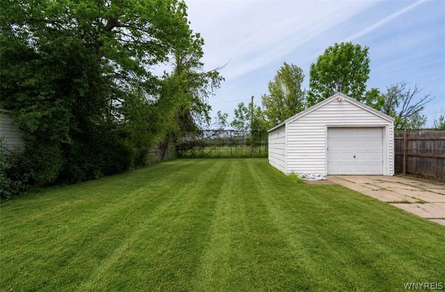 390 Roesch Avenue, Buffalo, NY 14207