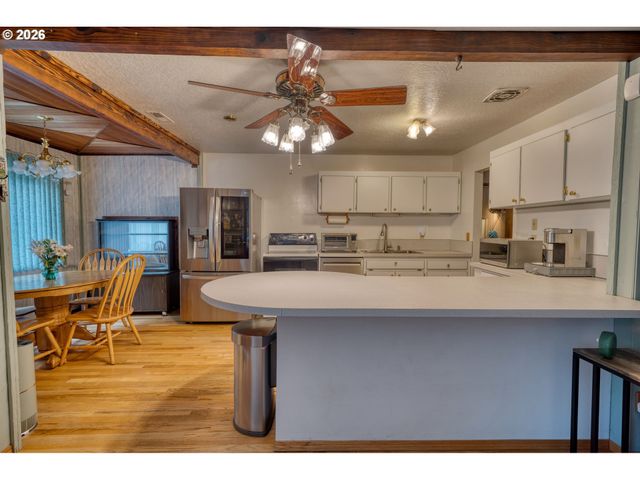 9736 N Clarendon Ave, Portland, OR 97203