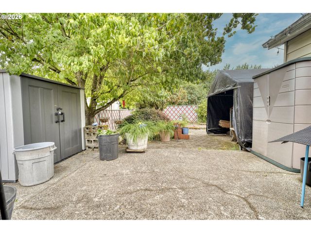 9736 N Clarendon Ave, Portland, OR 97203