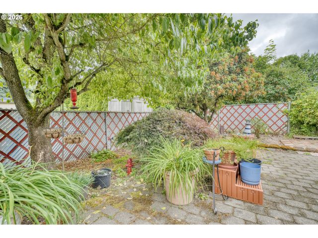 9736 N Clarendon Ave, Portland, OR 97203