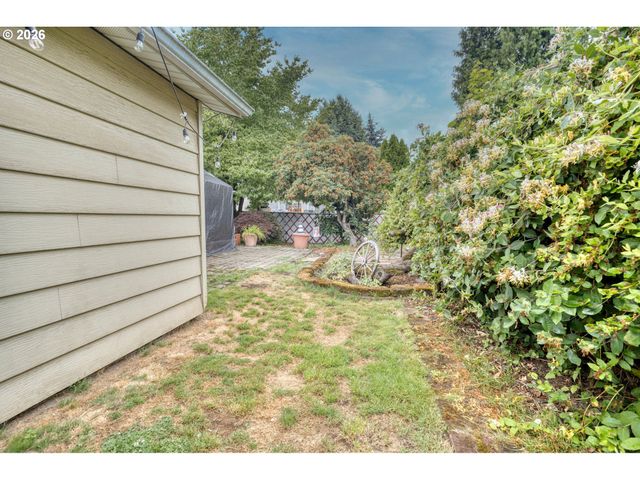 9736 N Clarendon Ave, Portland, OR 97203