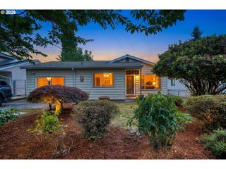 9736 N Clarendon Ave, Portland, OR 97203