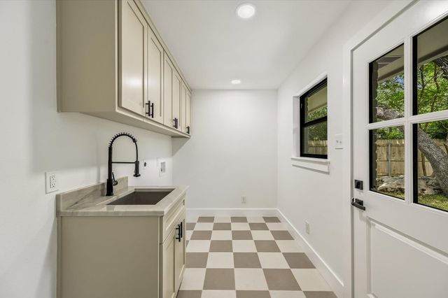 4014 Silverspring DR, Austin, TX 78759