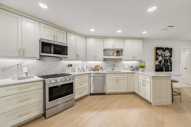 4014 Silverspring DR, Austin, TX 78759
