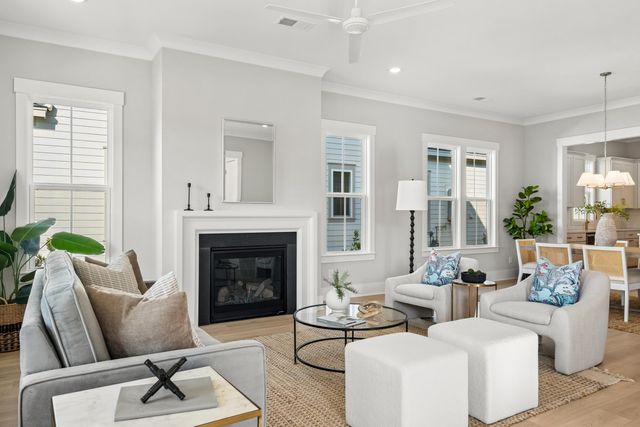 744 Blueway Avenue, Summerville, SC 29486