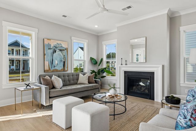 744 Blueway Avenue, Summerville, SC 29486