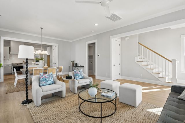 744 Blueway Avenue, Summerville, SC 29486