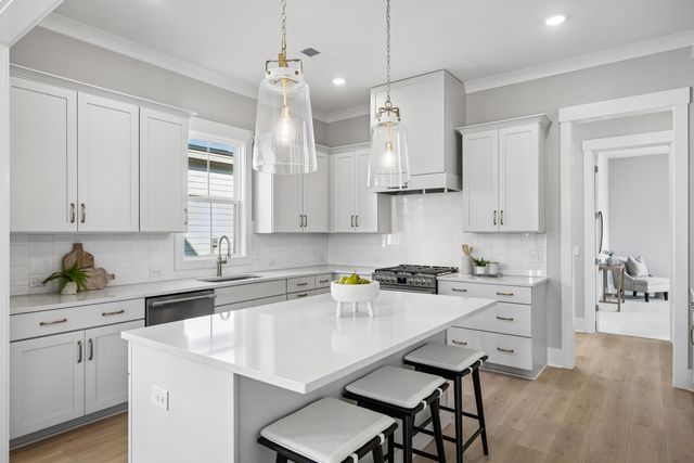 744 Blueway Avenue, Summerville, SC 29486