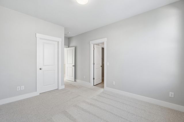 744 Blueway Avenue, Summerville, SC 29486