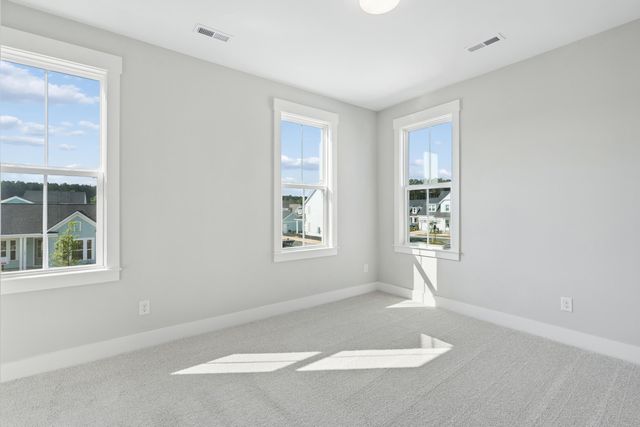 744 Blueway Avenue, Summerville, SC 29486