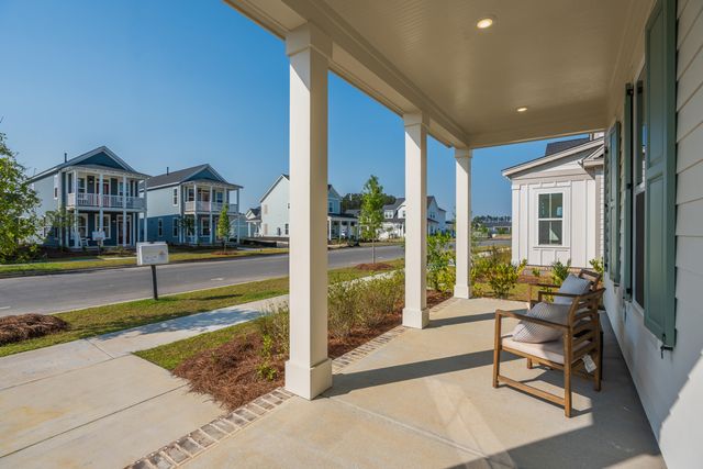744 Blueway Avenue, Summerville, SC 29486