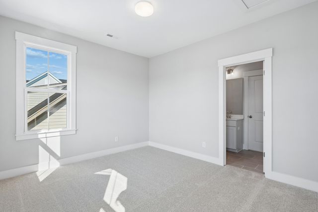744 Blueway Avenue, Summerville, SC 29486