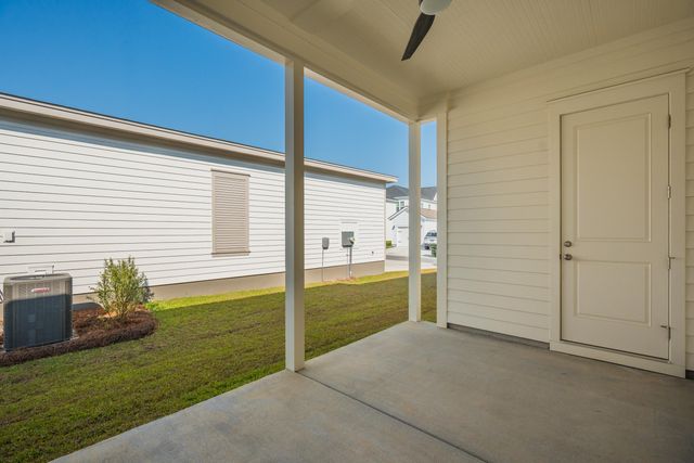 744 Blueway Avenue, Summerville, SC 29486